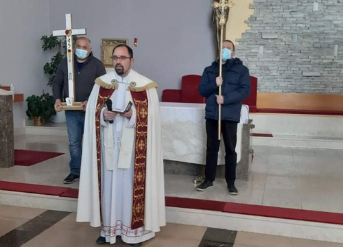 Fotografija 15 - Na Vidicima održan Križni put od crkve sv. Petra do crkve sv. Mare