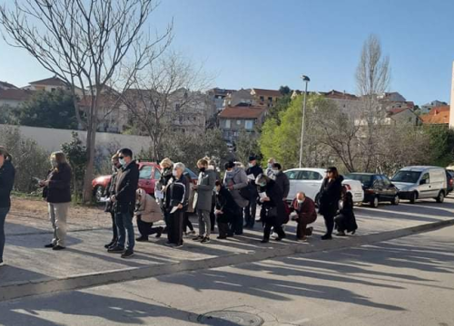 Fotografija 4 - Na Vidicima održan Križni put od crkve sv. Petra do crkve sv. Mare