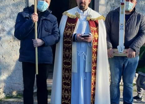 Fotografija 3 - Na Vidicima održan Križni put od crkve sv. Petra do crkve sv. Mare