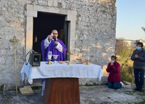 Fotografija 24 - Na Vidicima održan Križni put od crkve sv. Petra do crkve sv. Mare