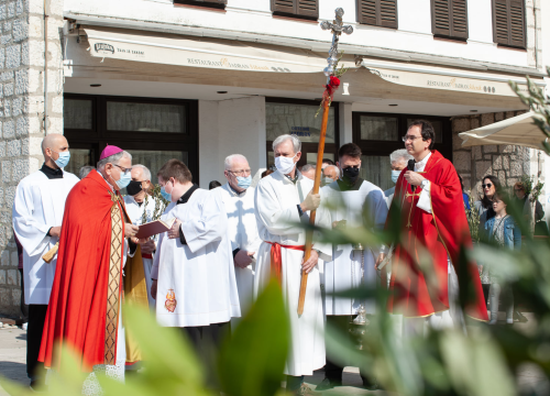 Fotografija 8 - Procesijom, misom i blagoslovom maslinovih grančica Šibenčani proslavili Cvjetnicu