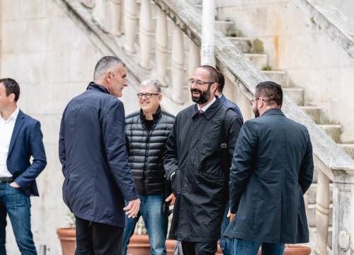 Fotografija 4 - ‘Stabilno’, ali ‘Za svaki slučaj...’: Pauk i Rakić ispred katedrale predstavili kandidature za župana i zamjenika