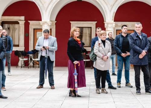 Fotografija 7 - ‘Stabilno’, ali ‘Za svaki slučaj...’: Pauk i Rakić ispred katedrale predstavili kandidature za župana i zamjenika