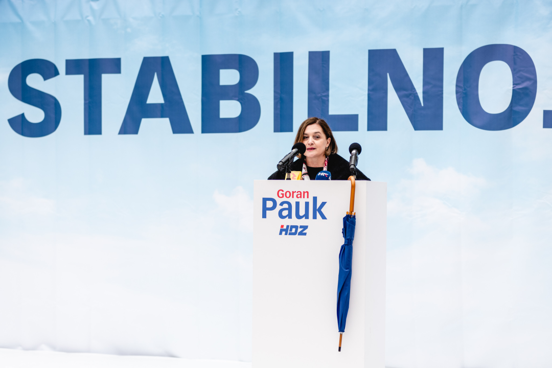 ‘Stabilno’, ali ‘Za svaki slučaj...’: Pauk i Rakić ispred katedrale predstavili kandidature za župana i zamjenika