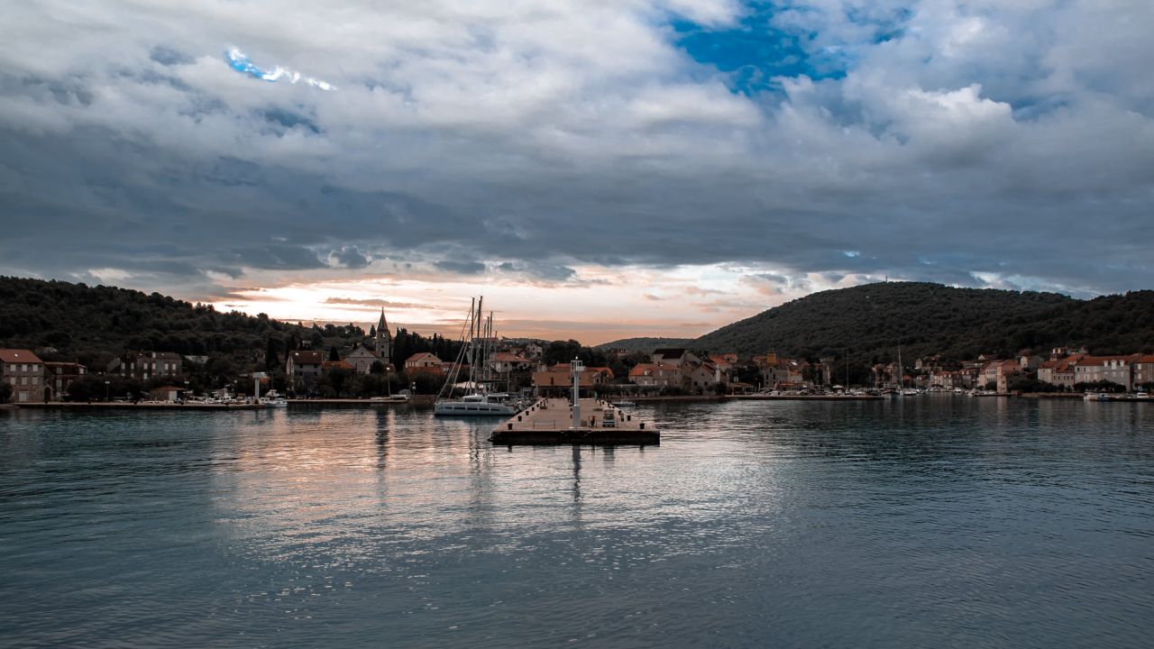 Prva pjesnička rezidencija u županiji nosi ime po Vesni Parun: Zlarin će na deset dana biti okupljalište pjesnika