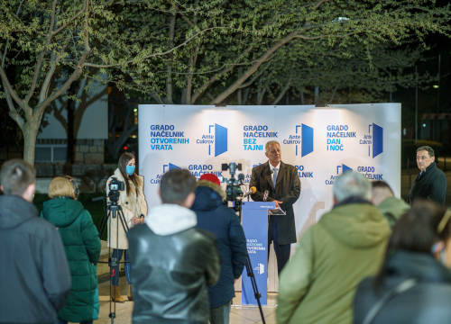 Fotografija 3 - Ante Cukrov (HDZ) održao je presicu točno u ponoć, evo što je time htio poručiti Vodičanima