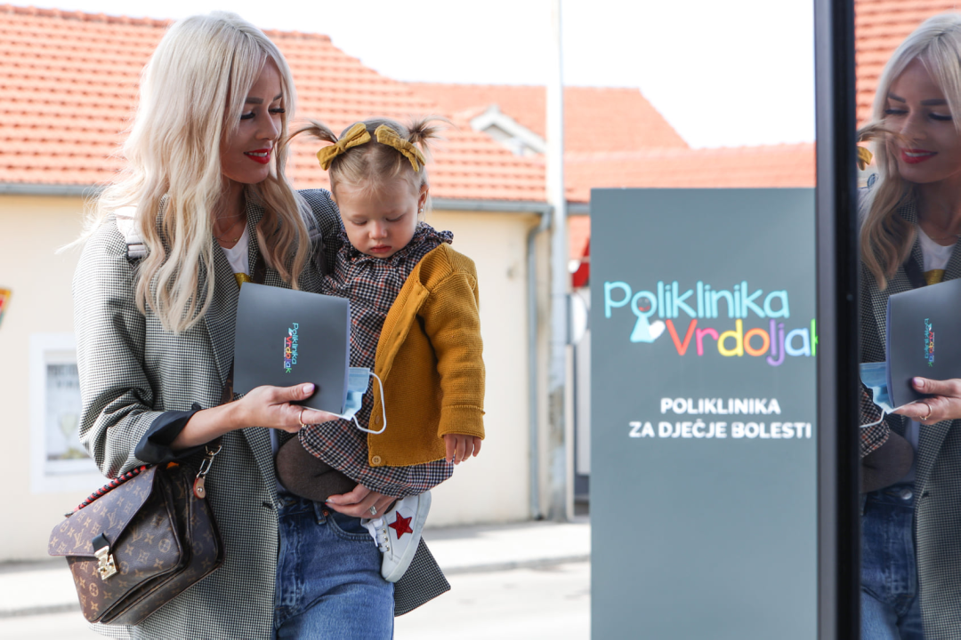 Smile T-shirt & party store nudi personalizirane poklone i dekoracije za zabavu po super cijenama!