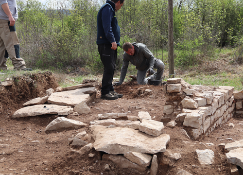 Fotografija 2 - Kod Goriša otkriveni ostaci velike crkve i srednjovjekovni grobovi, sigurno ih ima još nekoliko desetaka