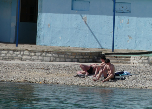 Fotografija 7 - Nedjeljni đir po Vodicama: Otvorena sezona kupaćih kostima, počelo hvatanje boje za ljeto