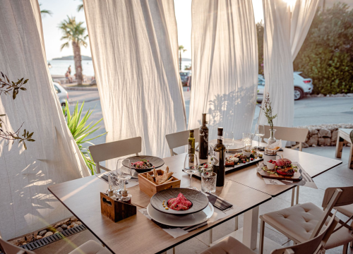 Fotografija 11 - Priuštite si prekrasne trenutke na prozračnoj terasi Pomalo Bistro & Bara u Žaboriću!