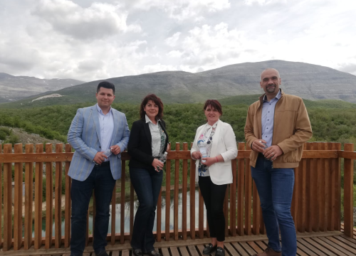 Fotografija 2 - Marko Jelić i Ante Pranić na izvoru Cetine: 'Dalmacija se mora razvijati kao jedinstvena regija bez birokratskih prepreka'