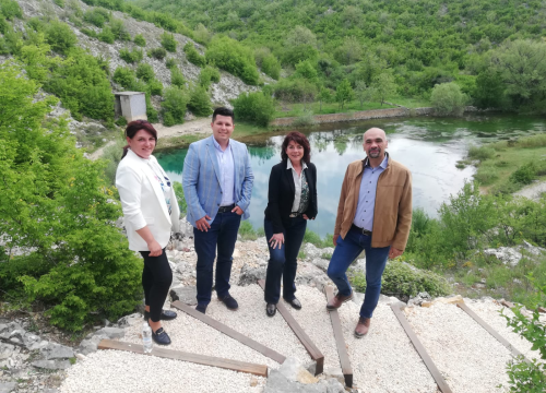 Fotografija 1 - Marko Jelić i Ante Pranić na izvoru Cetine: 'Dalmacija se mora razvijati kao jedinstvena regija bez birokratskih prepreka'