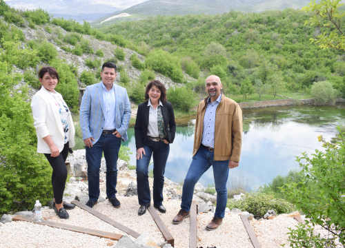 Fotografija 5 - Marko Jelić i Ante Pranić na izvoru Cetine: 'Dalmacija se mora razvijati kao jedinstvena regija bez birokratskih prepreka'
