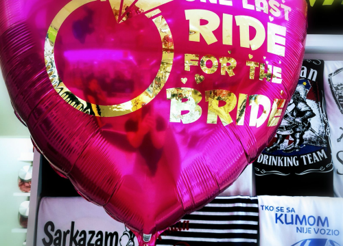 Fotografija 7 - Iznenadite svoje bližnje personaliziranim poklonima i dekoracijama iz Smile T-shirt & party storea!