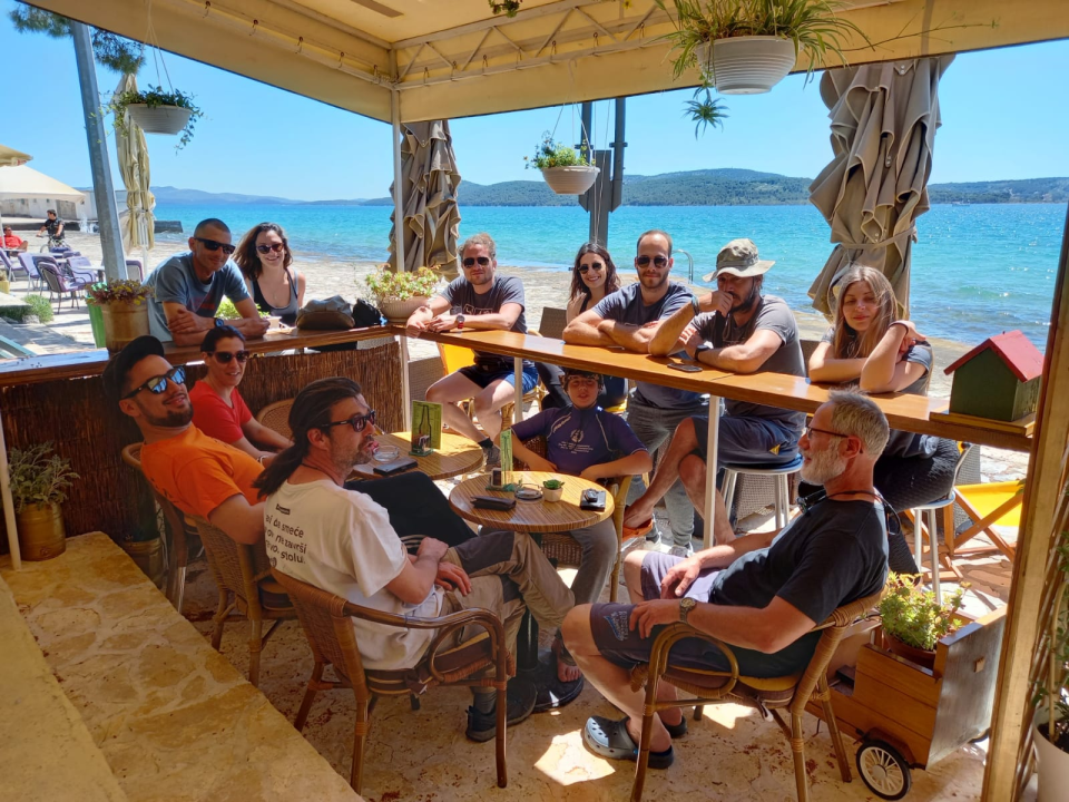 Ronioci objavili što su sve zatekli pod morem na Marinskoj: Gume, gume, gume... i jedan krov!