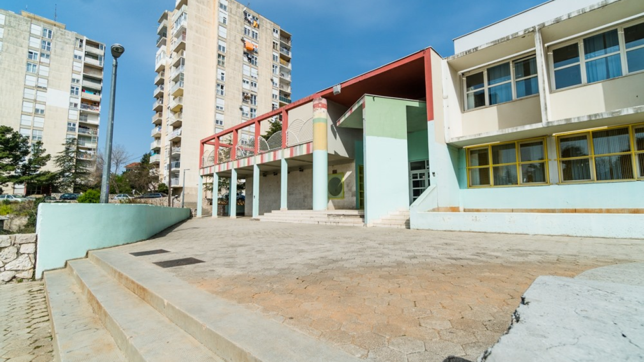 Županijski stožer: Od ponedjeljka nazad u škole mogu osnovci i maturanti
