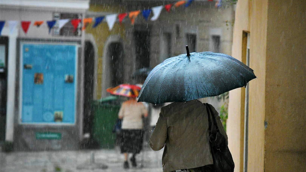 Šibenčani, do biračkih mjesta osim kemijske olovke valjalo bi ponijeti i kišobran