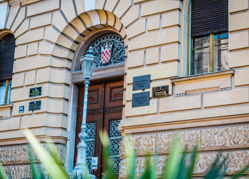 U 9 ujutro pijan fizički napao polubrata u Šibeniku: Na kraju stradala majka