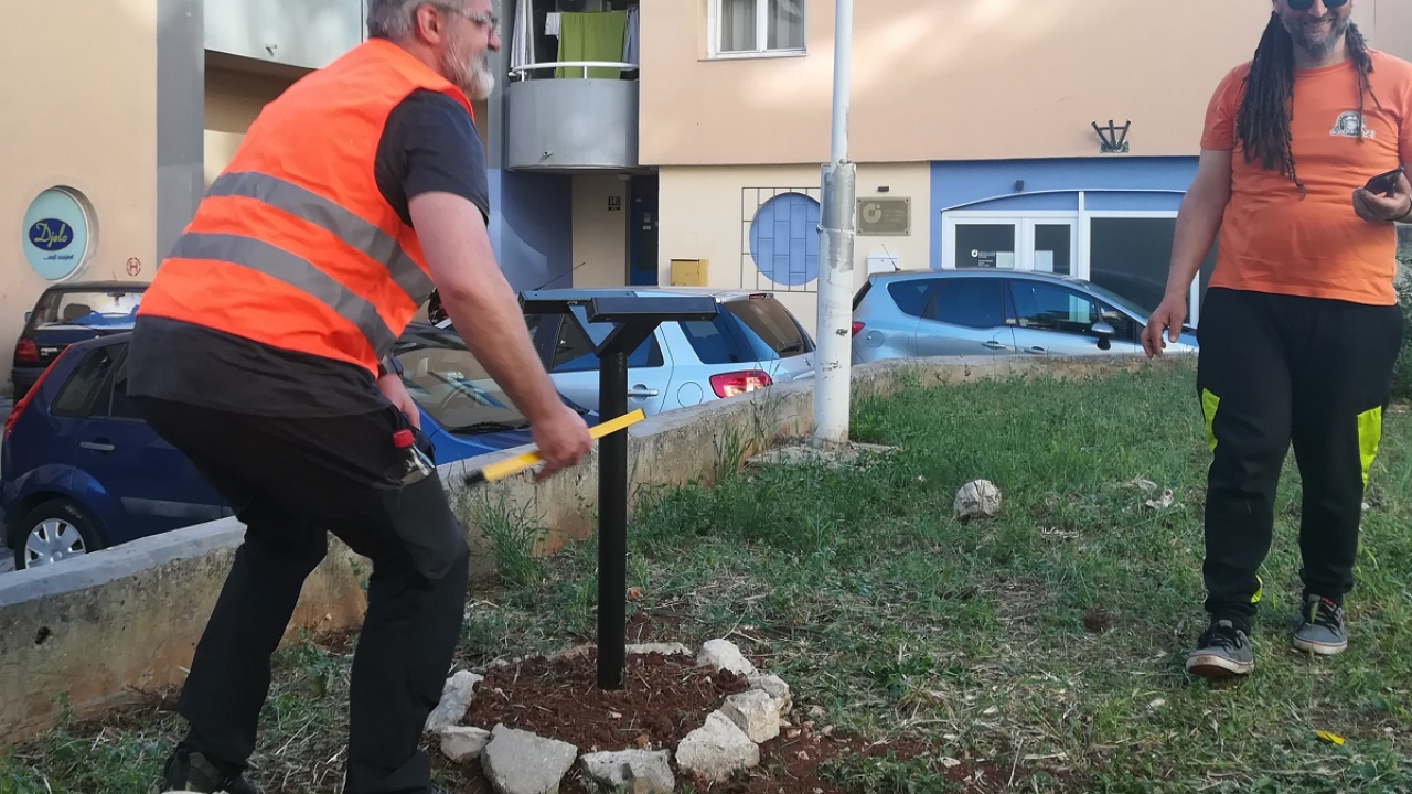 Šibenik ima još jednu knjižnicu na otvorenom: I ovu je izradio Lulas, a smještena je na Krvavicama