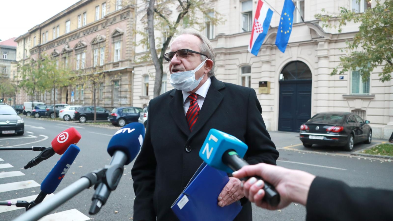 Predsjednik Milanović vratio ratna odlikovanja generalu Branimiru Glavašu