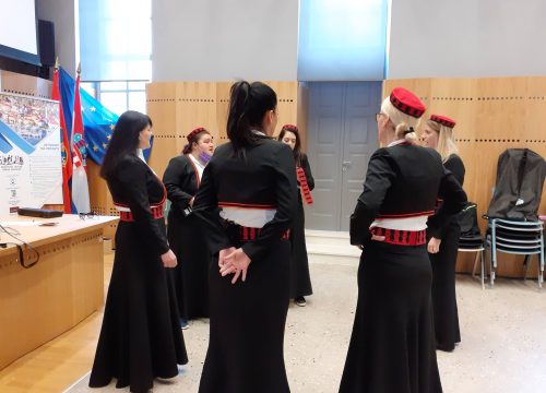 Fotografija 3 - Provjerite raspored radionica u Društvenom centru Grada Skradina!