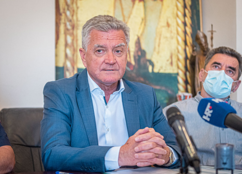 Fotografija 7 - Nakon godina čekanja, potpisan ugovor za izradu projektne dokumentacije za novi Vatrogasni dom u bivšoj vojarni