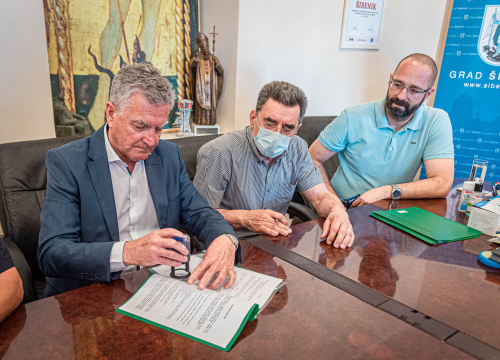 Fotografija 10 - Nakon godina čekanja, potpisan ugovor za izradu projektne dokumentacije za novi Vatrogasni dom u bivšoj vojarni