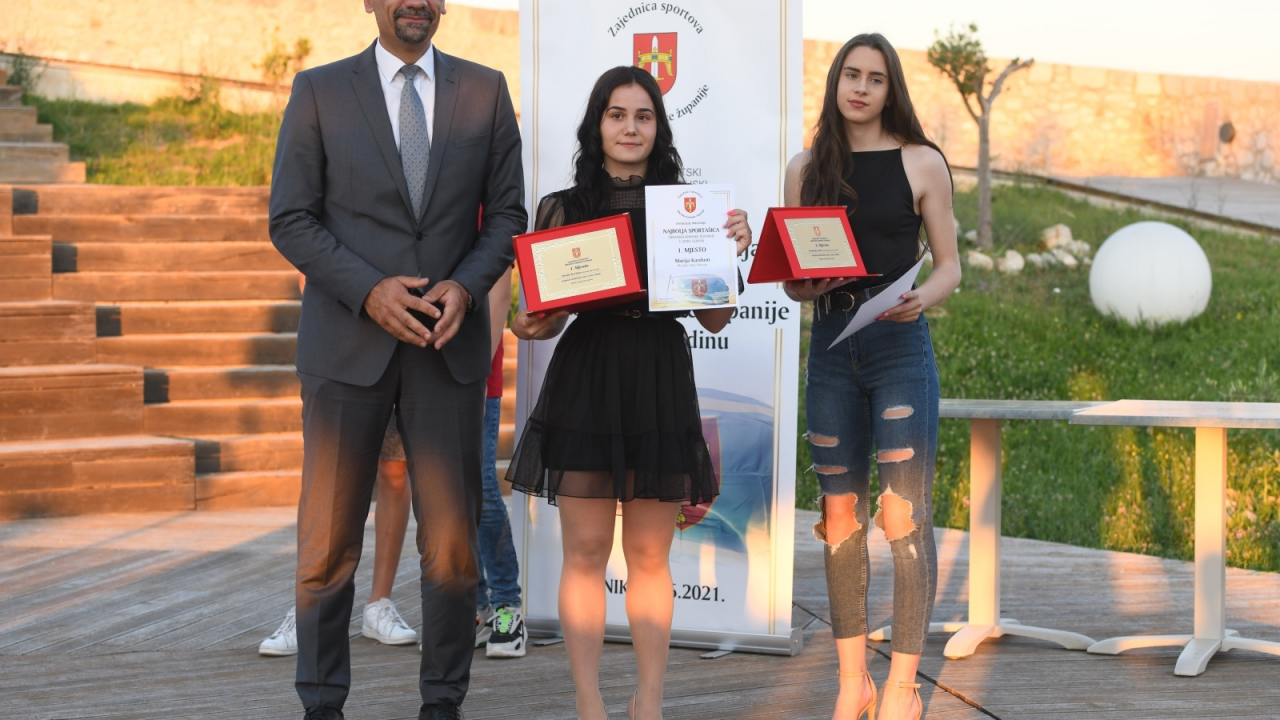Plivačica Marija Kardum i atletičar Marko Čeko, košarkašice i nogometaši Šibenika ovogodišnji su laureati