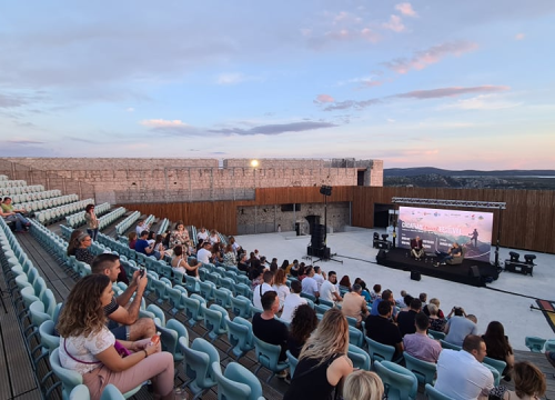 Dino Rađa i Goran Milić na sv. Mihovilu: 'Ima neki šarm u tome da te ne jeb* dva posto, ovdje tek kad umreš, onda si bog'
