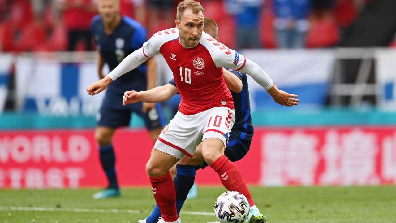 UEFA: Eriksen je budan i nalazi se u stabilnom stanju