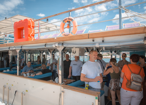 Fotografija 3 - Neda Ukraden promovirala novi album na brodu od Vodica do Šibenika