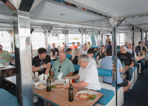 Fotografija 7 - Neda Ukraden promovirala novi album na brodu od Vodica do Šibenika