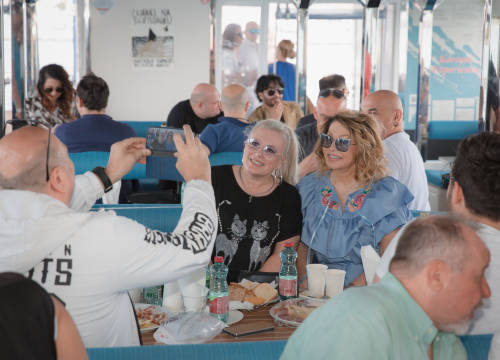 Fotografija 10 - Neda Ukraden promovirala novi album na brodu od Vodica do Šibenika