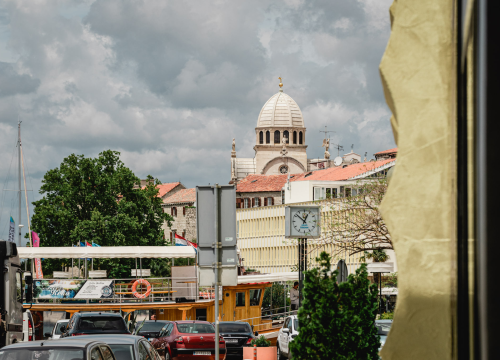 Jutro oblačno, poslijepodne sunčano uz slab vjetar