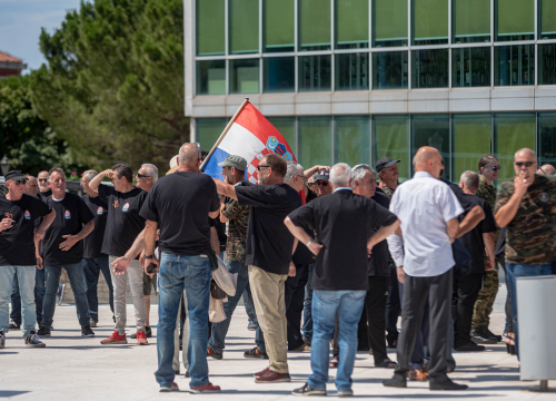 Fotografija 5 - Svečano obilježena 30. obljetnica osnutka 113. brigade: 'Mi smo stvarali tebe i ti nas, do kraja života ostaješ u našim srcima'