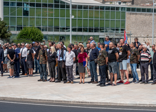 Fotografija 10 - Svečano obilježena 30. obljetnica osnutka 113. brigade: 'Mi smo stvarali tebe i ti nas, do kraja života ostaješ u našim srcima'