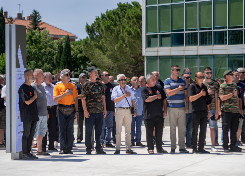Fotografija 11 - Svečano obilježena 30. obljetnica osnutka 113. brigade: 'Mi smo stvarali tebe i ti nas, do kraja života ostaješ u našim srcima'