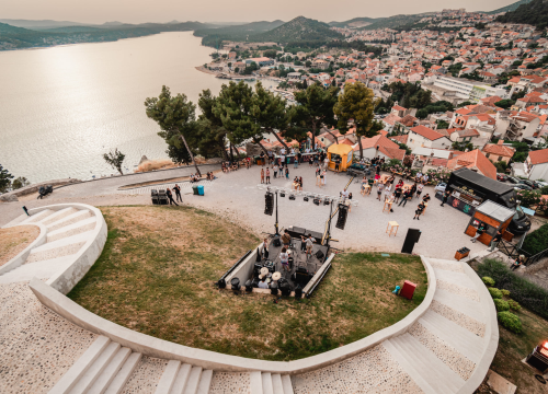 Fotografija 23 - Rock 'n' Roll fešta na tvrđavi sv. Mihovila: Hrpa bendova, odlična glazba i raspoložena publika