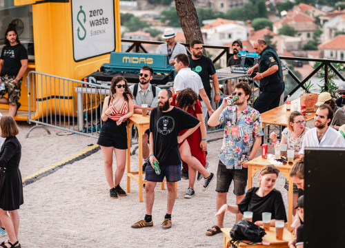 Fotografija 34 - Rock 'n' Roll fešta na tvrđavi sv. Mihovila: Hrpa bendova, odlična glazba i raspoložena publika