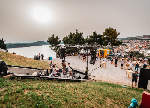 Fotografija 41 - Rock 'n' Roll fešta na tvrđavi sv. Mihovila: Hrpa bendova, odlična glazba i raspoložena publika