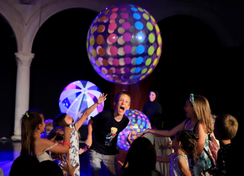 Fotografija 9 - Gosti iz Izraela bili su izvrsni sinoć na Ljetnoj pozornici! Pogledajte kako je izgledala srijeda na Dječjem festivalu