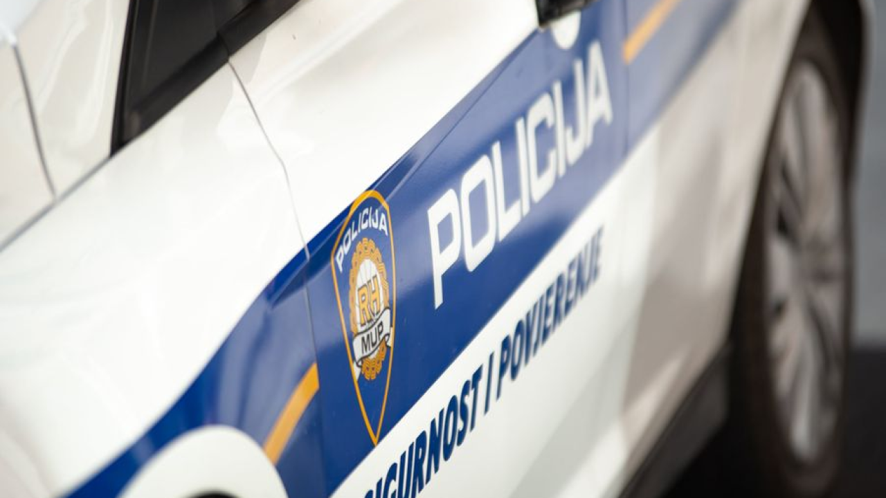 Motociklist (25) poginuo dok je pretjecao preko pune crte