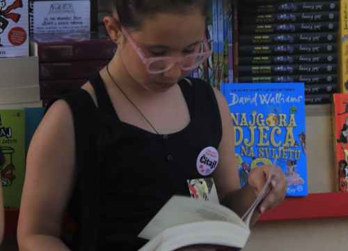 Fotografija 6 - U Perivoju Roberta Visiania izloženo gotovo 10 tisuća knjiga za djecu i mlade