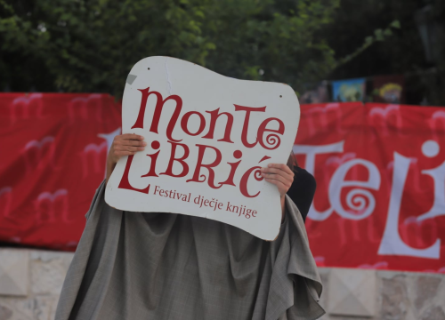 Fotografija 17 - U Perivoju Roberta Visiania izloženo gotovo 10 tisuća knjiga za djecu i mlade