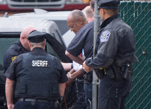 Nakon dvije godine u zatvoru zbog više seksualnih napada, sud oslobodio Billa Cosbyja