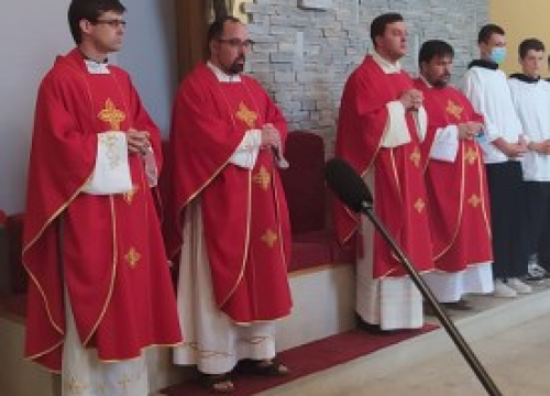 Fotografija 26 - Na Vidicima proslavljen sv. Petar uz oproštaj od fra Ivana: 'Ipak smo mi samo ljudi, ili ljudima poslani'