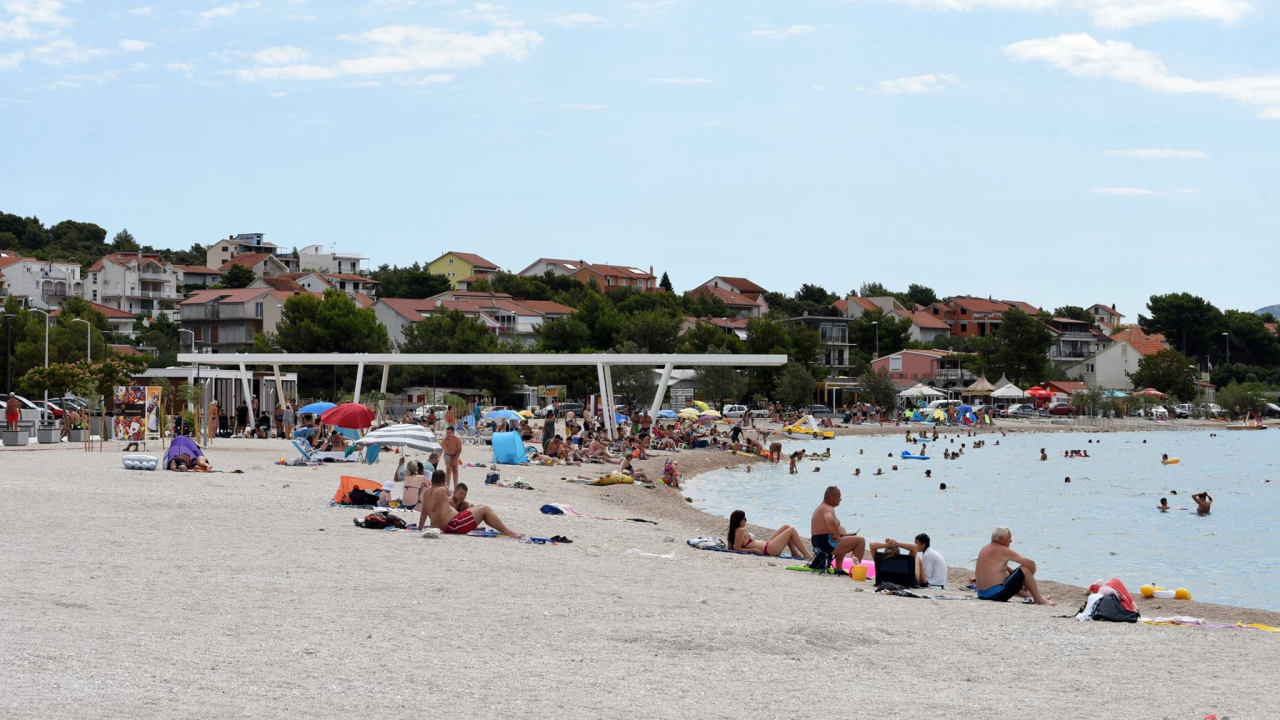 Šibenska policija savjetuje kako spriječiti krađe romobila, bicikla i stvari koje ostavljate na plaži