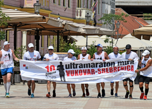 Ultaramaratonci iz Vukovara stigli u Srebrenicu: 'Šaljemo poruku mira, tolerancije i dobrosusjedstva'