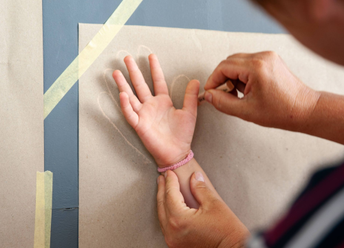 Fotografija 9 - Poznata TV voditeljica na Zlarinu pokrenula radionicu: Djeca oslikavaju vlastite sjene