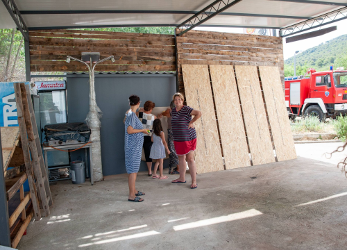 Fotografija 12 - Poznata TV voditeljica na Zlarinu pokrenula radionicu: Djeca oslikavaju vlastite sjene